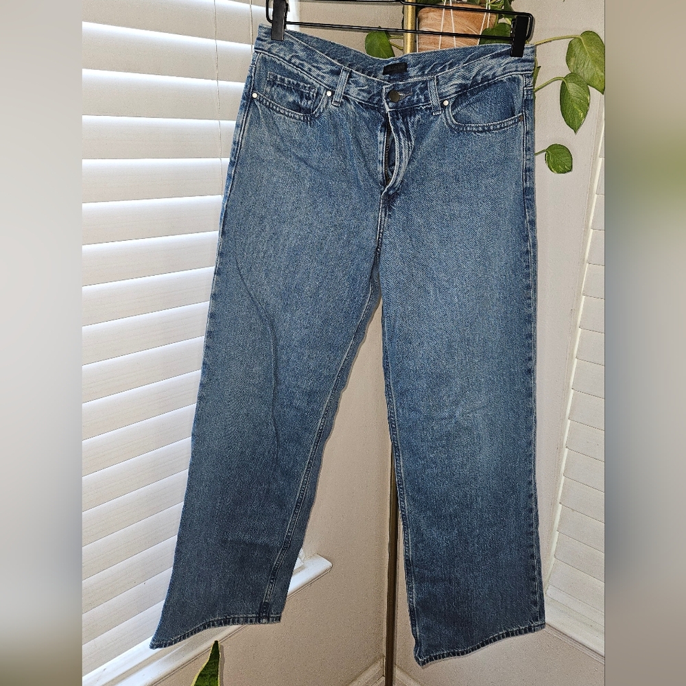 Uniqlo High-Rise Straight-Leg Jeans in Faded Vintage Blue Wash